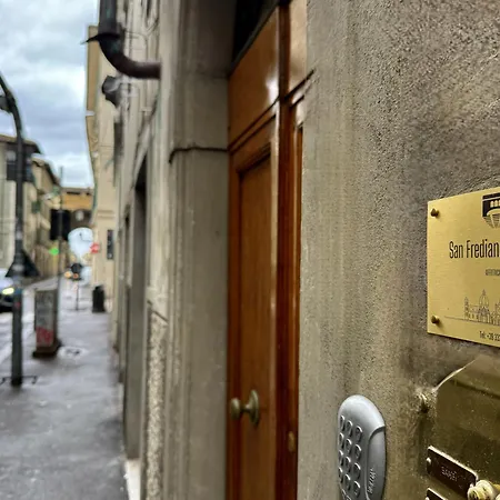 Sun Frediano Bed & Breakfast